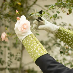 ESSCHERT DESIGN Gants Imprimé Floral Pour épineux -Promos Jardesia Magasin 640a267174ebb7.31118665